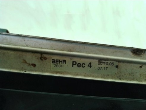 7P0145804D INTERCOOLER DERECHO VW TOUAREG (7LA, 7L6, 7L7)|Desguaces La Cabaña