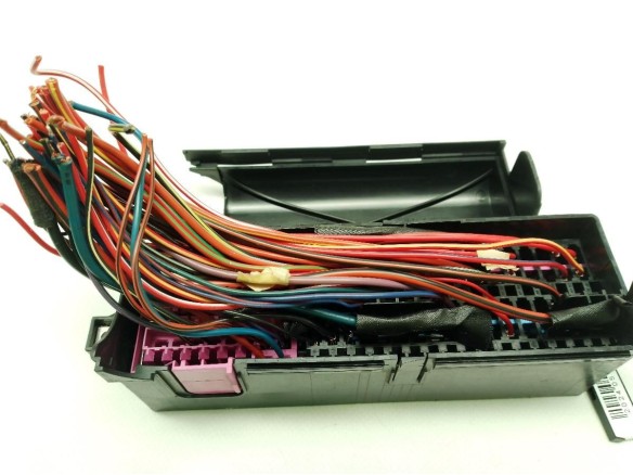 63598004 CAJA FUSIBLES INTERIOR (BSI) SEAT TOLEDO IV (KG3)|Desguaces La Cabaña