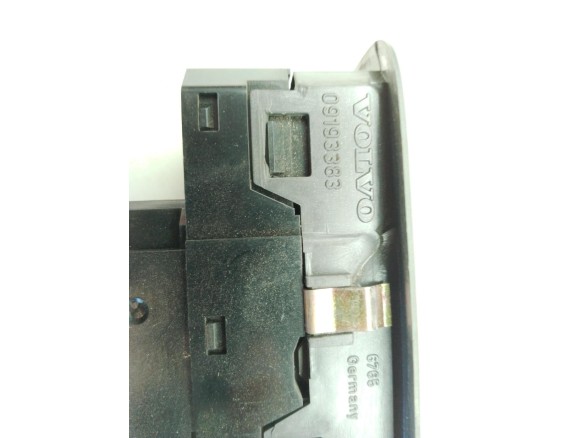 09193383 MANDO ELEVALUNAS PUERTA LAT DEL IZQ VOLVO V70 II (285)|Desguaces La Cabaña