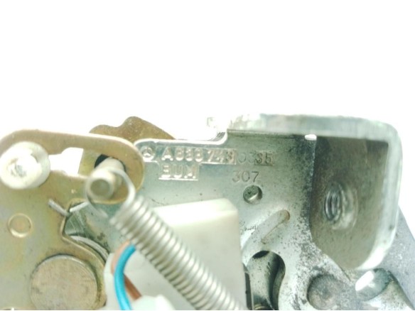 A6387430235 CERRADURA PORTON / TAPA MALETA MERCEDES BENZ CLASE V Furgón (638/2)|Desguaces La Cabaña