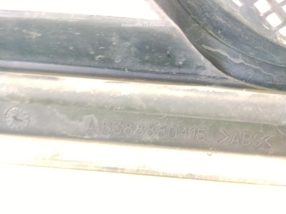 A6388800483 REJILLA / CALANDRA MERCEDES BENZ VITO Autobús (638)|Desguaces La Cabaña