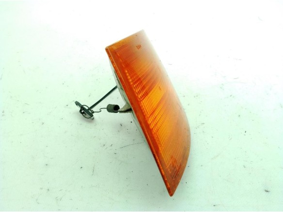 A2108200421 PILOTO DEL IZQ MERCEDES BENZ VITO Autobús (638)|Desguaces La Cabaña