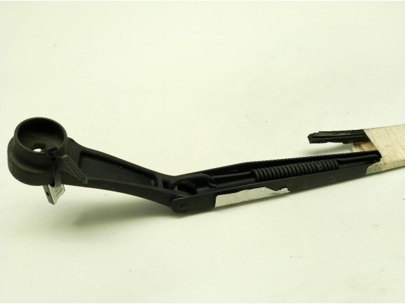 BRAZO LIMPIAPARABRISAS DEL IZQ SSANGYONG KYRON|Desguaces La Cabaña