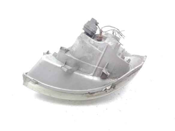 7700311372 FARO DERECHO RENAULT TRAFIC II Furgón (FL)|Desguaces La Cabaña