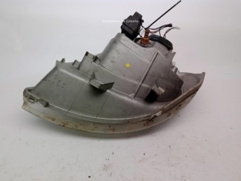 7700311372 FARO DERECHO RENAULT TRAFIC II Furgón (FL)|Desguaces La Cabaña