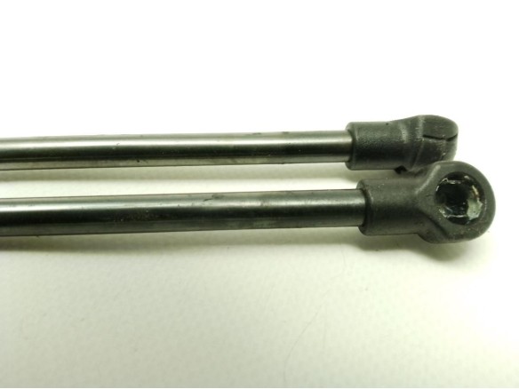 AMORTIGUADOR PORTON / TAPA MALETA RENAULT TWINGO II (CN0_)|Desguaces La Cabaña