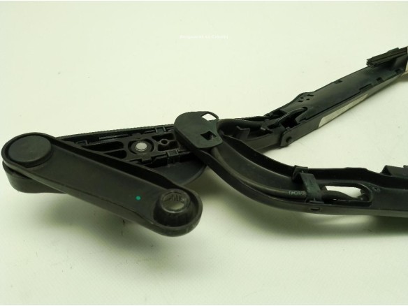 BRAZO LIMPIAPARABRISAS DEL DER BMW 7 (E65, E66, E67)|Desguaces La Cabaña