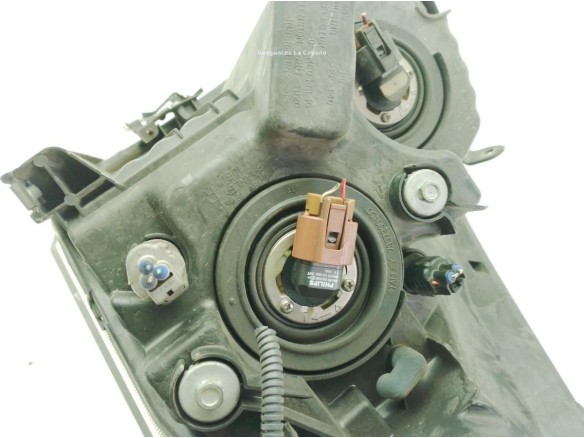 811300F060 FARO DERECHO TOYOTA COROLLA Verso (ZER_, ZZE12_, R1_)|Desguaces La Cabaña