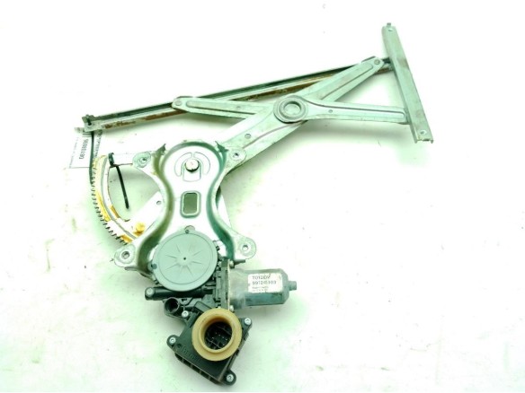 698400F010, 698400F020 ELEVALUNAS PUERTA LAT TRA IZQ TOYOTA COROLLA Verso (ZER_, ZZE12_, R1_)|Desguaces La Cabaña