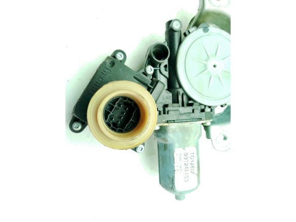 698400F010, 698400F020 ELEVALUNAS PUERTA LAT TRA IZQ TOYOTA COROLLA Verso (ZER_, ZZE12_, R1_)|Desguaces La Cabaña