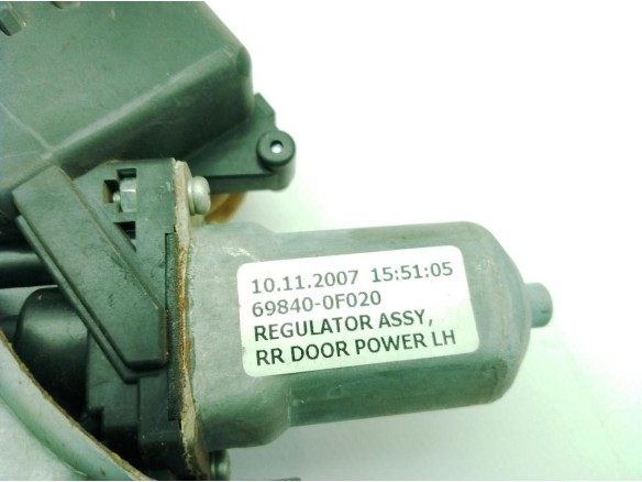 698400F010, 698400F020 ELEVALUNAS PUERTA LAT TRA IZQ TOYOTA COROLLA Verso (ZER_, ZZE12_, R1_)|Desguaces La Cabaña