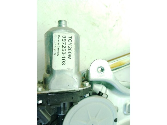 698100F010, 997250103 ELEVALUNAS PUERTA LAT DEL DER TOYOTA COROLLA Verso (ZER_, ZZE12_, R1_)|Desguaces La Cabaña