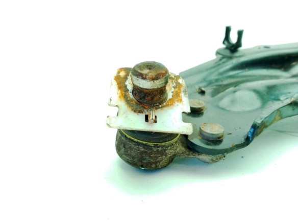 8200586561 BRAZO SUSPENSION DEL IZQ INF RENAULT KANGOO Express (FW0/1_)|Desguaces La Cabaña