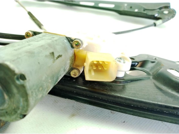 A2117200446, A2118203042 ELEVALUNAS PUERTA LAT DEL DER MERCEDES BENZ CLASE E (W211)|Desguaces La Cabaña