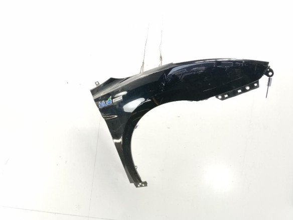 663213Z000 ALETA DEL DER HYUNDAI i40 (VF)|Desguaces La Cabaña