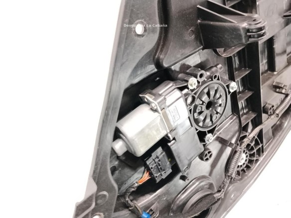 834813Z000 ELEVALUNAS PUERTA LAT TRA DER HYUNDAI i40 (VF)|Desguaces La Cabaña