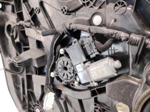 824713Z000 ELEVALUNAS PUERTA LAT DEL IZQ HYUNDAI i40 (VF)|Desguaces La Cabaña