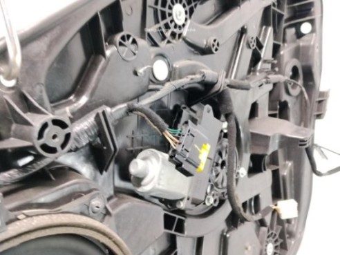 824813Z000 ELEVALUNAS PUERTA LAT DEL DER HYUNDAI i40 (VF)|Desguaces La Cabaña