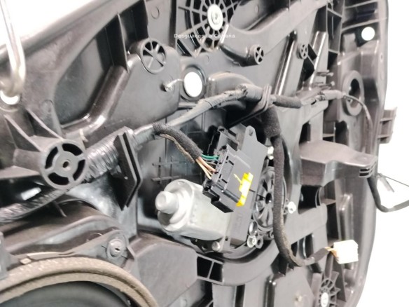 824813Z000 ELEVALUNAS PUERTA LAT DEL DER HYUNDAI i40 (VF)|Desguaces La Cabaña