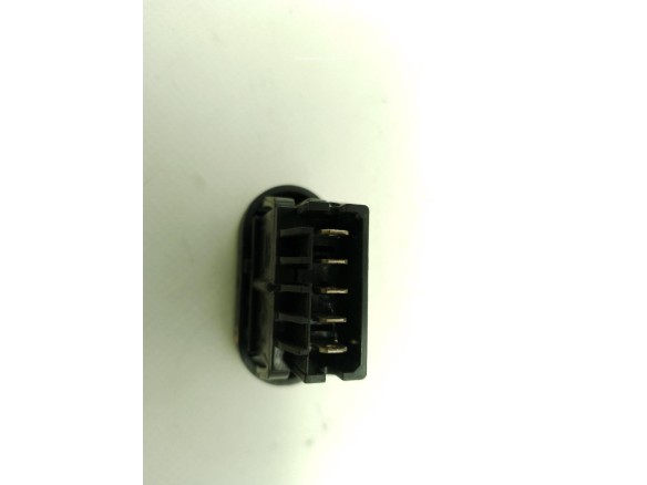 INTERRUPTOR BLOQUEO PUERTAS DACIA DUSTER|Desguaces La Cabaña