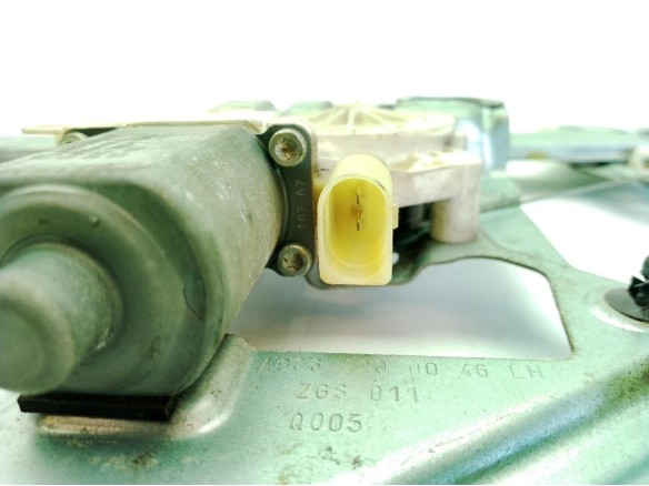 A0068205442 ELEVALUNAS PUERTA LAT DEL IZQ MERCEDES BENZ SPRINTER 3,5-t Furgón (906)|Desguaces La Cabaña