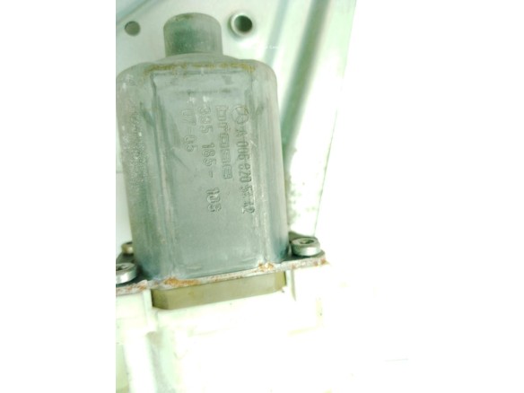 A0068205442 ELEVALUNAS PUERTA LAT DEL IZQ MERCEDES BENZ SPRINTER 3,5-t Furgón (906)|Desguaces La Cabaña