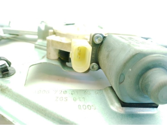 A0068205542 ELEVALUNAS PUERTA LAT DEL DER MERCEDES BENZ SPRINTER 3,5-t Furgón (906)|Desguaces La Cabaña