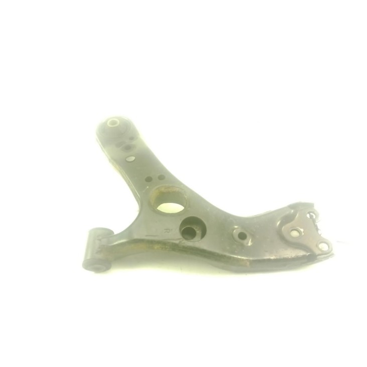 Y0119058 BRAZO SUSPENSION DEL DER INF LEXUS CT (ZWA10_) |Desguaces La Cabaña