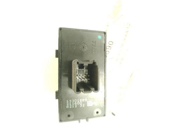 MANDO ELEVALUNAS PUERTA LAT TRA DER OPEL MOKKA / MOKKA X (J13)|Desguaces La Cabaña