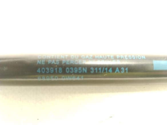 AMORTIGUADOR PORTON / TAPA MALETA TOYOTA YARIS (_P13_)|Desguaces La Cabaña