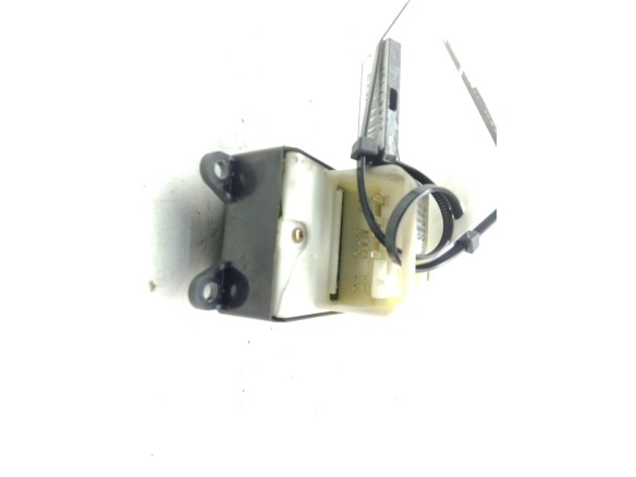   MANDO ELEVALUNAS PUERTA LAT DEL IZQ TOYOTA RAV 4 II (_A2_)|Desguaces La Cabaña