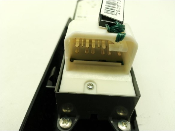 MANDO ELEVALUNAS PUERTA LAT DEL IZQ TOYOTA RAV 4 IV (_A4_)|Desguaces La Cabaña