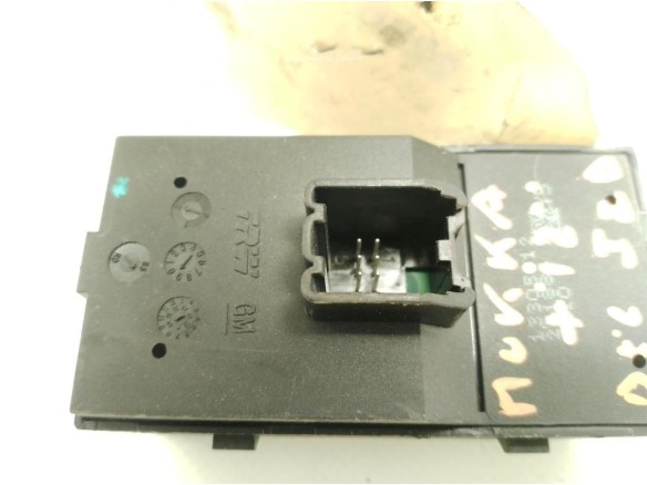 MANDO ELEVALUNAS PUERTA LAT DEL IZQ OPEL MOKKA / MOKKA X (J13)|Desguaces La Cabaña