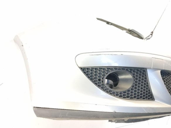 5P0807217M GRU PARAGOLPES DEL SEAT ALTEA (5P1)|Desguaces La Cabaña