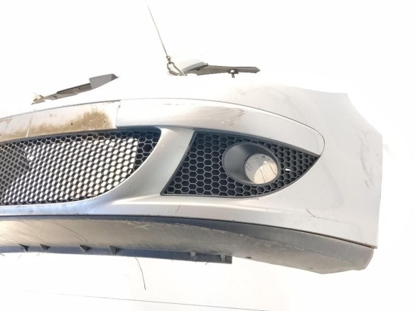 5P0807217M GRU PARAGOLPES DEL SEAT ALTEA (5P1)|Desguaces La Cabaña