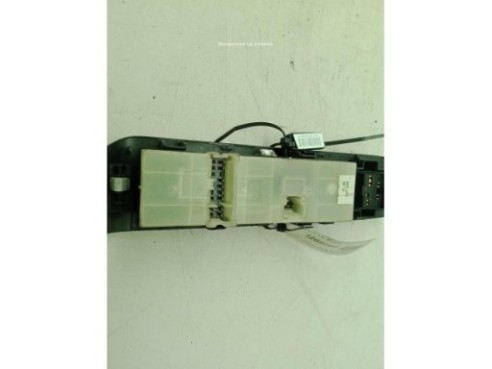 MANDO ELEVALUNAS PUERTA LAT DEL IZQ NISSAN X-TRAIL (T31)|Desguaces La Cabaña