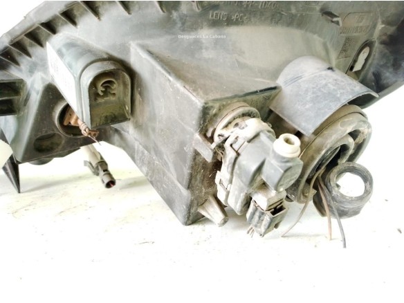 93864871 FARO DERECHO OPEL VIVARO A Furgón (X83)|Desguaces La Cabaña