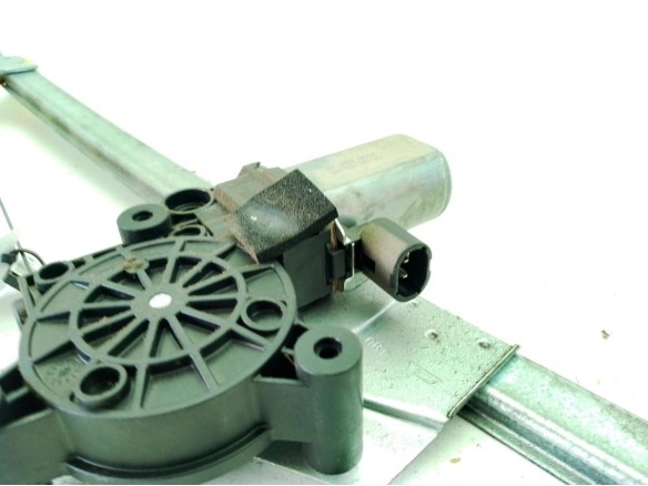 91165705 ELEVALUNAS PUERTA LAT DEL DER OPEL VIVARO A Furgón (X83)|Desguaces La Cabaña