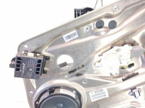 A2127201679 ELEVALUNAS PUERTA LAT DEL DER MERCEDES BENZ CLASE C (W204)|Desguaces La Cabaña