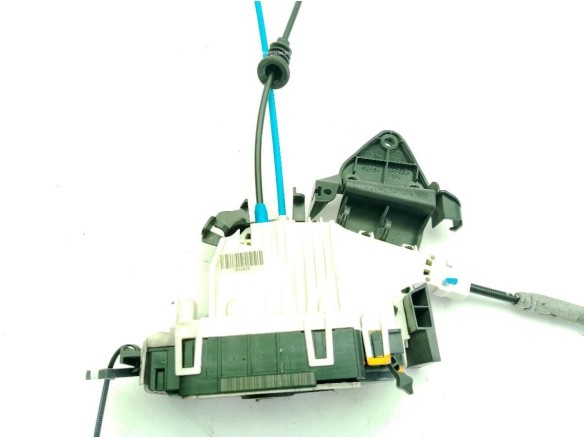 A2047301435, A2047300435 CERRADURA PUERTA LAT TRA DER MERCEDES BENZ CLASE C (W204)|Desguaces La Cabaña