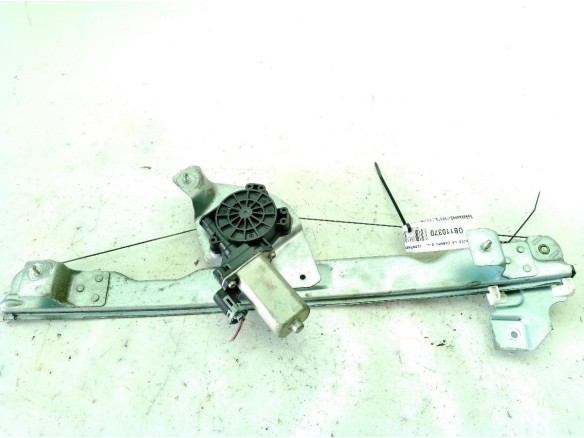 8200733828 ELEVALUNAS PUERTA LAT DEL DER DACIA SANDERO|Desguaces La Cabaña