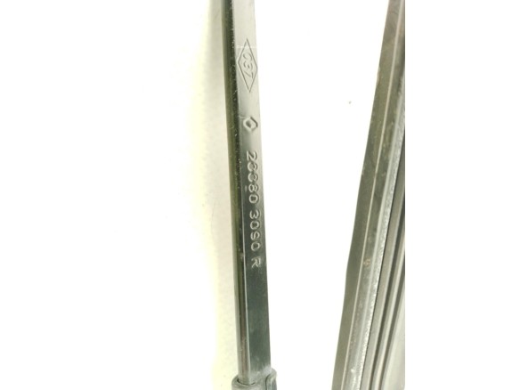 BRAZO LIMPIAPARABRISAS DEL DER RENAULT TWINGO II (CN0_)|Desguaces La Cabaña