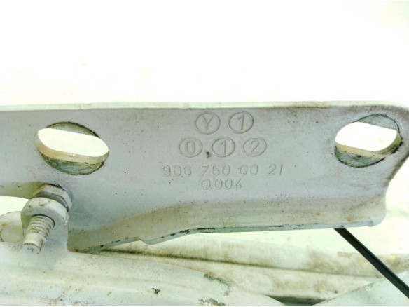 9067500021 BISAGRA CAPO IZQ MERCEDES BENZ SPRINTER 3-t Furgón (906)|Desguaces La Cabaña