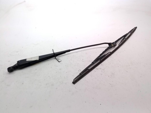 YC1517526DA BRAZO LIMPIAPARABRISAS DEL DER MITSUBISHI SPACE STAR Limusina (DG_A)|Desguaces La Cabaña