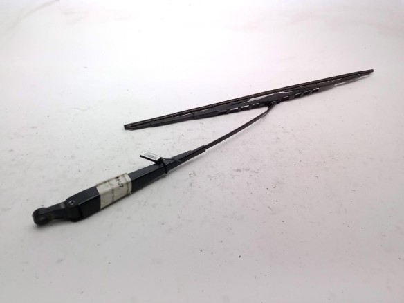 YC1517526DA BRAZO LIMPIAPARABRISAS DEL DER MITSUBISHI SPACE STAR Limusina (DG_A)|Desguaces La Cabaña