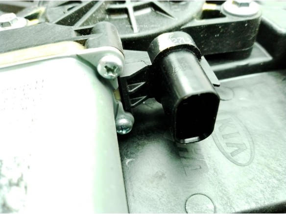 82470F1060 ELEVALUNAS PUERTA LAT DEL IZQ KIA SPORTAGE (QL)|Desguaces La Cabaña