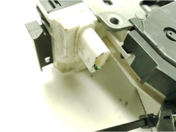 CERRADURA PUERTA LAT TRA DER MERCEDES BENZ CLASE C (W204)|Desguaces La Cabaña