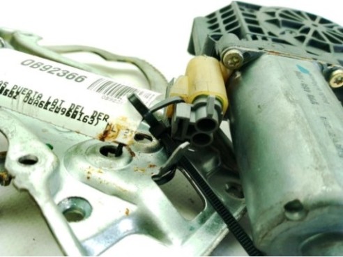 A1637201246 ELEVALUNAS PUERTA LAT DEL DER MERCEDES BENZ CLASE M (W163)|Desguaces La Cabaña