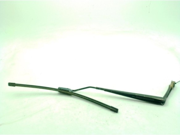   BRAZO LIMPIAPARABRISAS DEL IZQ NISSAN NV200 Furgón/ranchera familiar|Desguaces La Cabaña