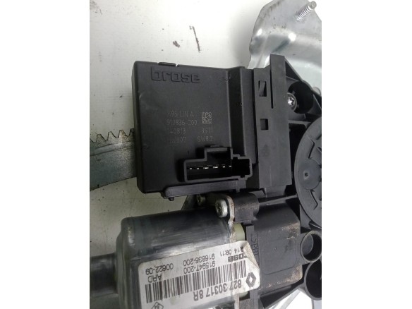 827208148R ELEVALUNAS PUERTA LAT TRA DER RENAULT SCENIC III (JZ0/1_)|Desguaces La Cabaña